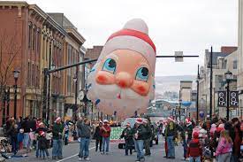 Santa bollon making its way in downtown Scranton.
